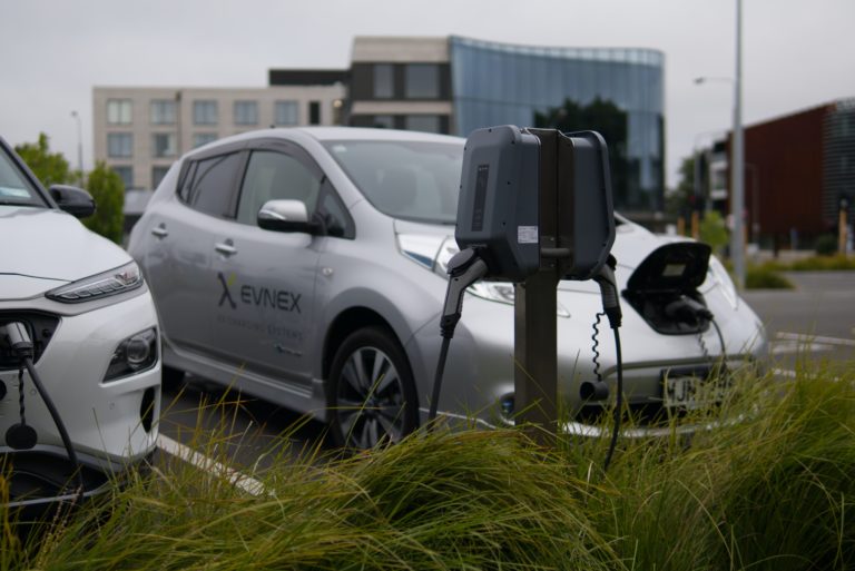 Où recharger mon Véhicule Electrique ? Partout (ou à peu près) !